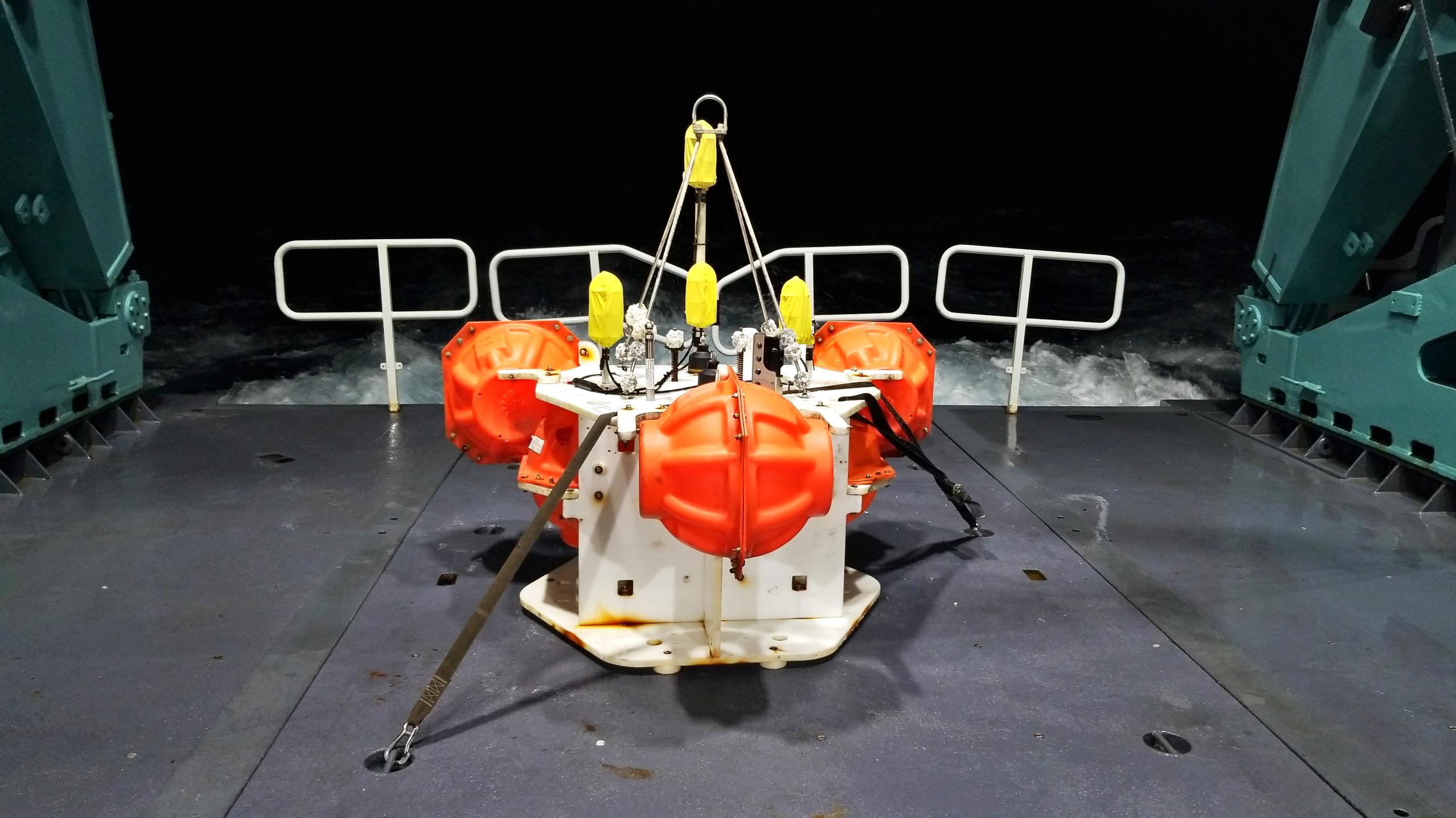 adeon bottom lander with instruments