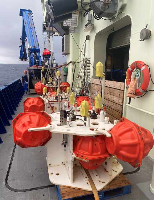 landers on the ship deck